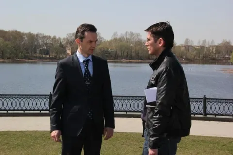 Плитку на Стрелке в Ярославле обещают восстановить ко Дню города