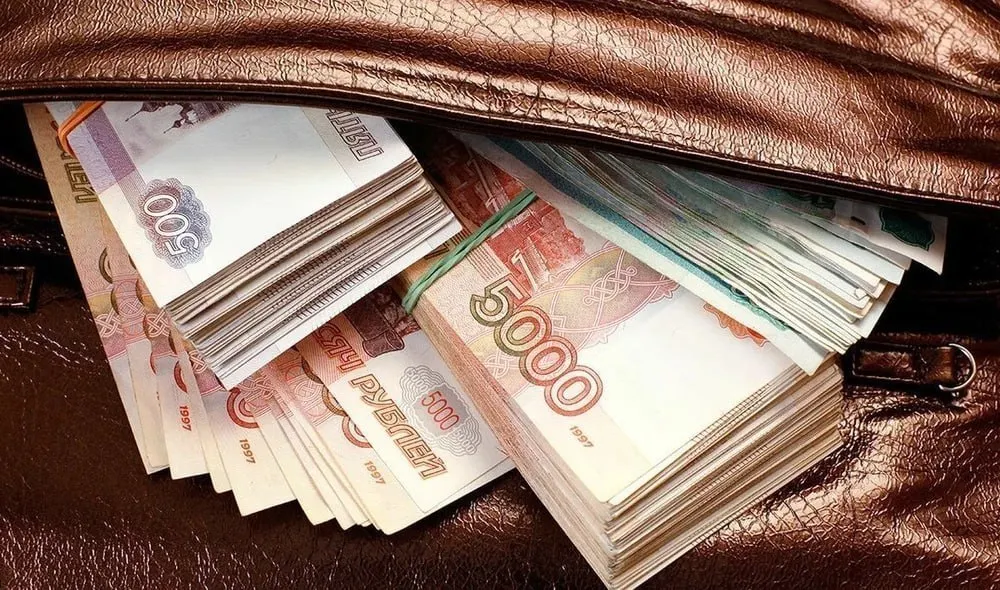 Жительница Ярославля поверила коллеге и отдала мошенникам 14 миллионов