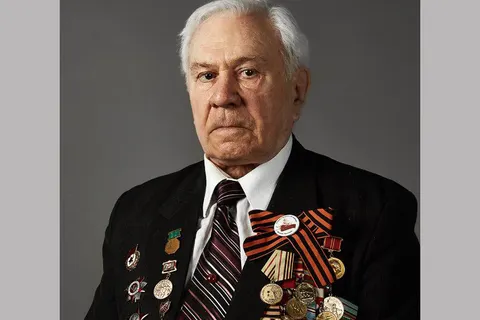В Ярославле в подарок ветеранам Великой Отечественной войны сделали их профессиональные портреты