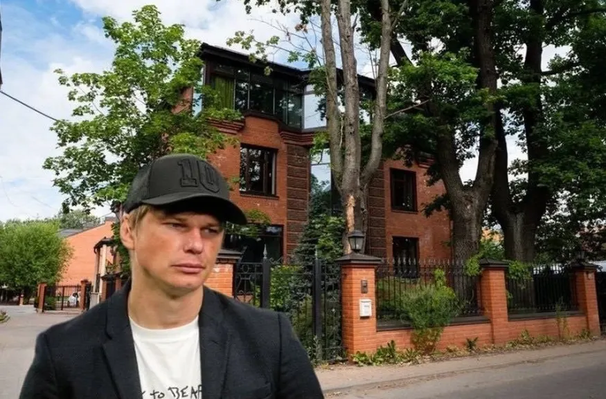 Аршавин три года пытается продать свой коттедж в Санкт-Петербурге