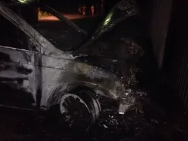 В Ярославле ночью сгорела иномарка