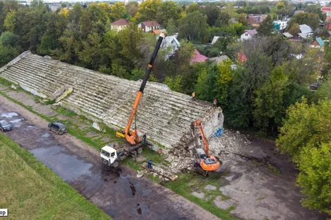 В Ярославле начали сносить стадион «Красный Перекоп»