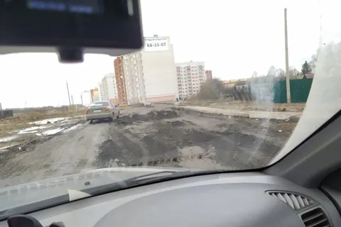 На ярославской дороге застрял мусоровоз