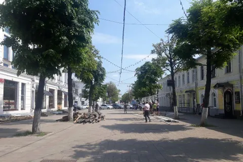 В центре Ярославля устанавливают летние кафе