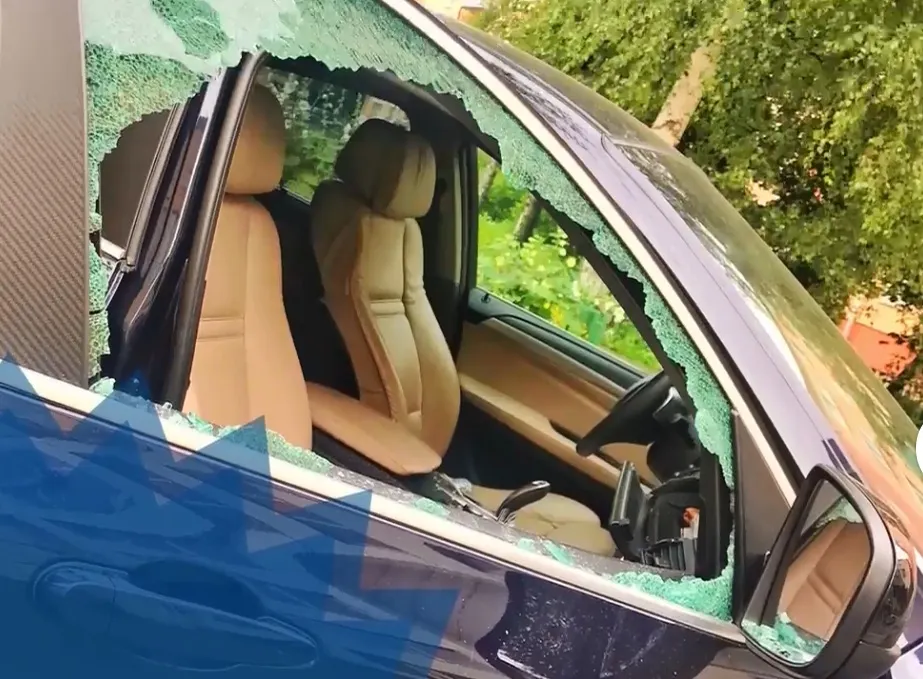 Ярославскому депутату раскурочили престижное авто