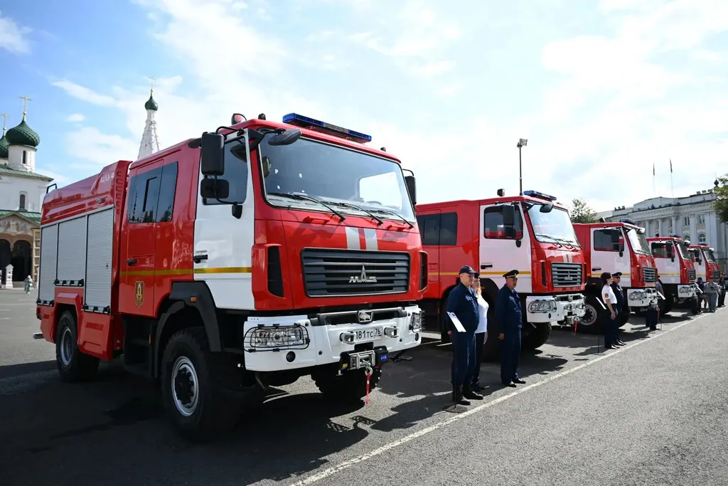 В Ярославской области начнут работать пять новых пожарных автоцистерн