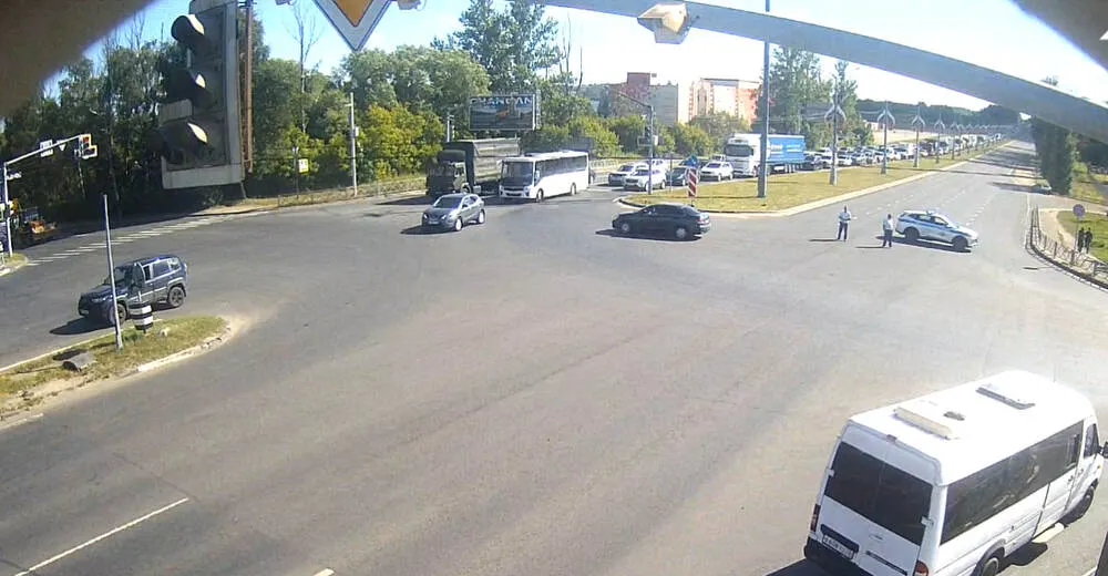 Выезд из Ярославля перекрыт из-за ракетной опасности