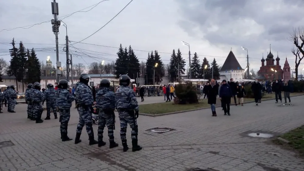 На Богоявленской площади в Ярославле появился ОМОН