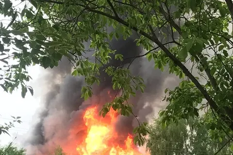 В Переславле сгорел склад с новогодними украшениями