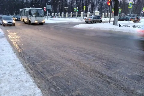 Проспект Ленина в Ярославле превратился в «кегельбан»