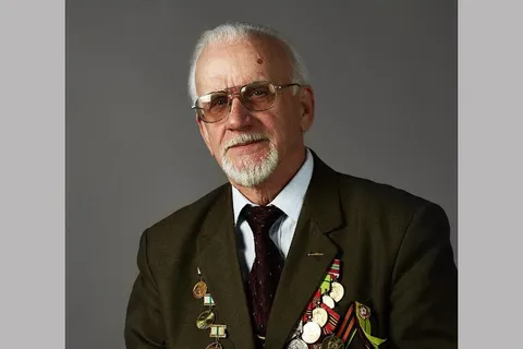 В Ярославле в подарок ветеранам Великой Отечественной войны сделали их профессиональные портреты