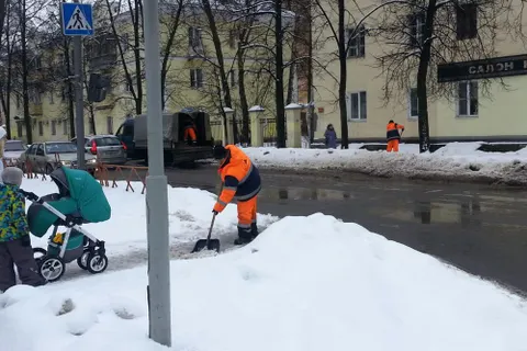 За выходные из Ярославля вывезли около четырех тысяч кубометров снега