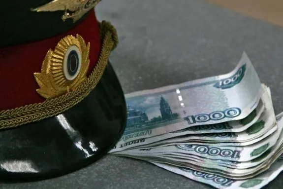 Сотрудники ДПС в Рыбинске попались за взятку