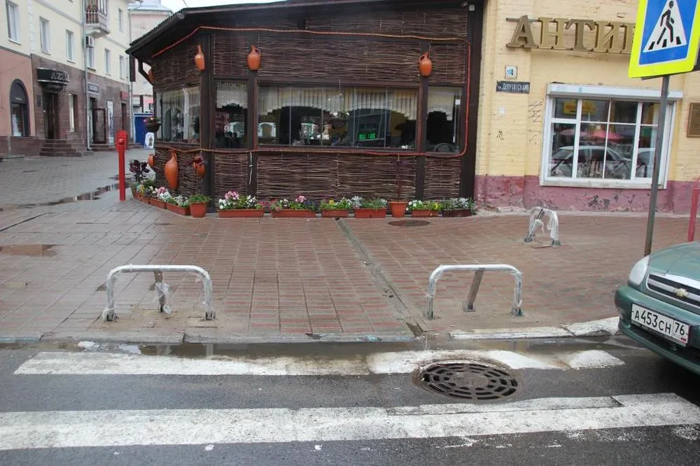 В Депутатский переулок ограничили въезд транспорта