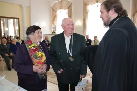 В Ярославле отмечали бриллиантовые, изумрудные, золотые юбилеи семейных пар