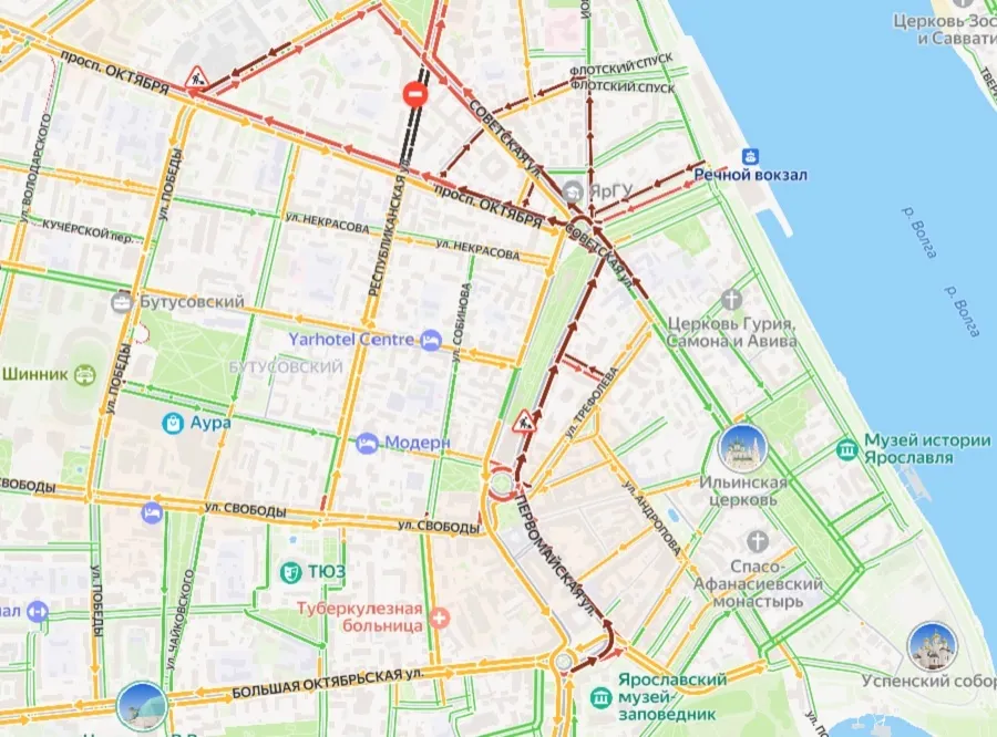 В центре Ярославля возникла серьезная пробка