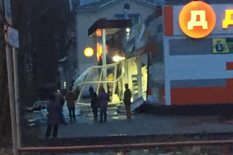 В Рыбинске во время урагана снесло крышу супермаркета