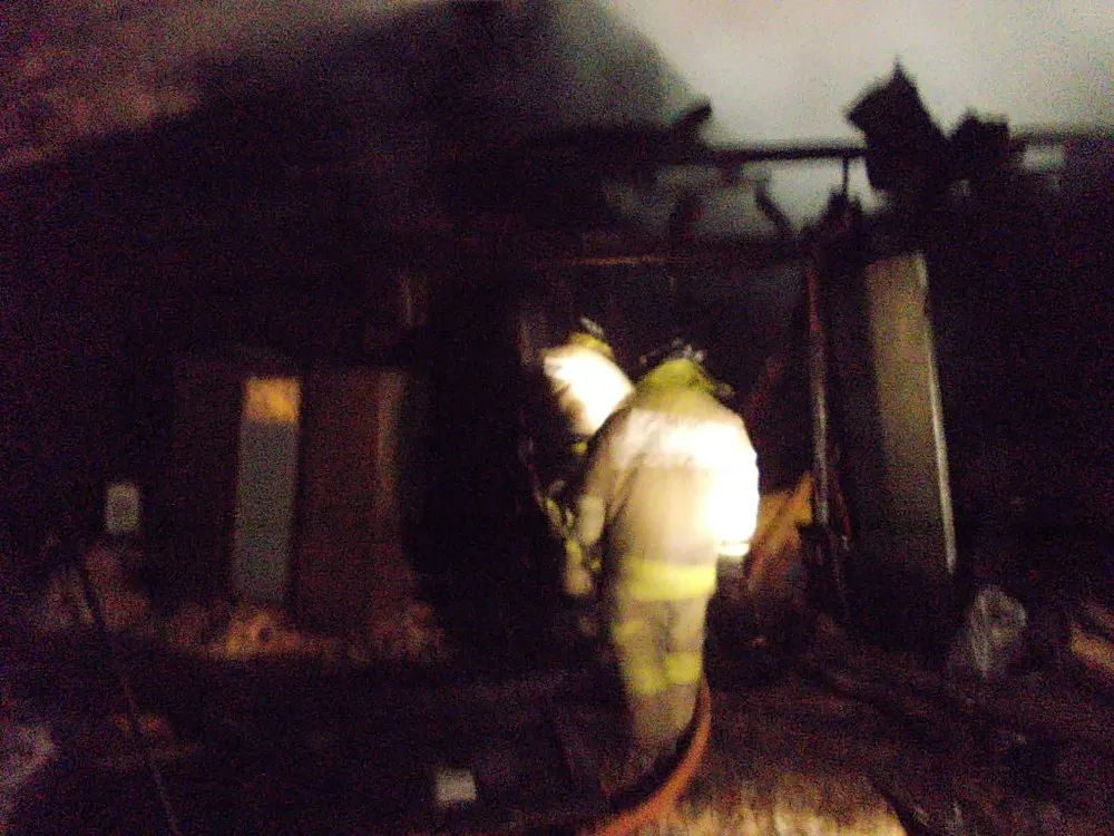 В Ярославской области сгорел дом на четыре семьи - погиб мужчина