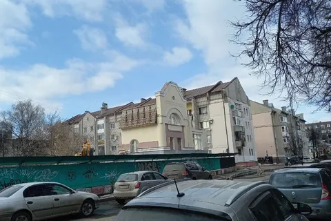 В центре Ярославля снесли особняк-новодел