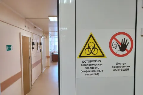 В Рыбинске возле госпиталя поставили антикоронавирусные дорожные знаки