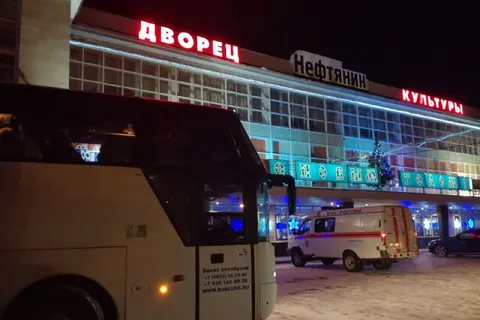 Под Ярославлем в мороз сломался автобус с туристами