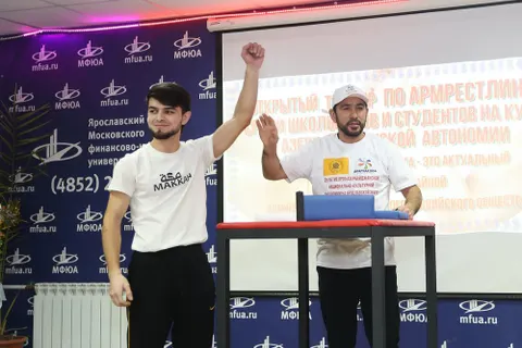 В Ярославле состоялся открытый турнир по армрестлингу