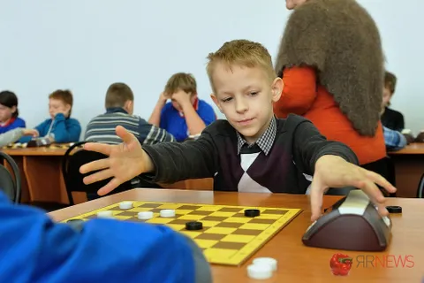 В Ярославле проходит Чемпионат и Первенство Центрального и Северо-Западного федеральных округов по русских шашкам. Фоторепортаж