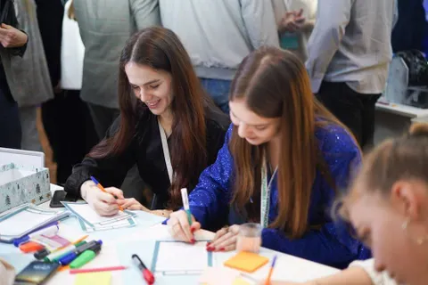 «Новые люди» помогли начинающим ярославским предпринимателям разработать проект инновационных стикеров-пропусков