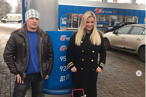 Анна Семенович заправила Газель на АЗС в Ярославле: фото