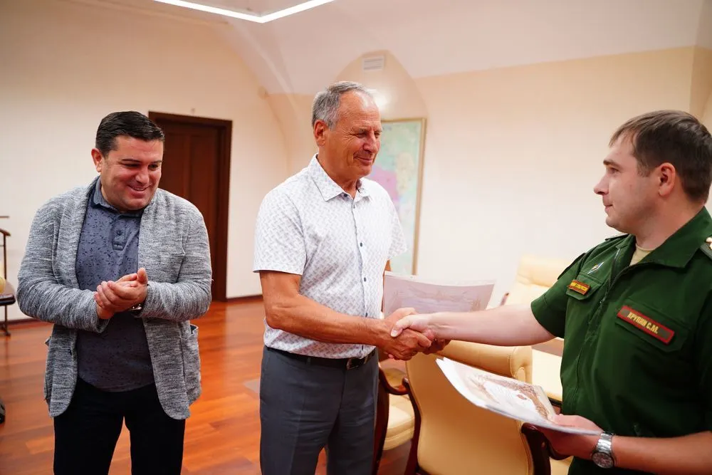 Депутатов Ярославской областной Думы наградили за поддержку бойцов на СВО