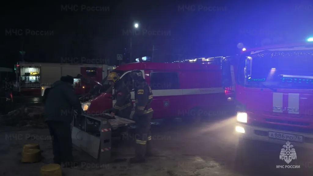 В Ярославле загорелся магазин внутри гостиницы «Турист»