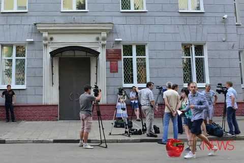 Начала суда над  мэром Ярославля журналисты ждали пять часов. Фоторепортаж