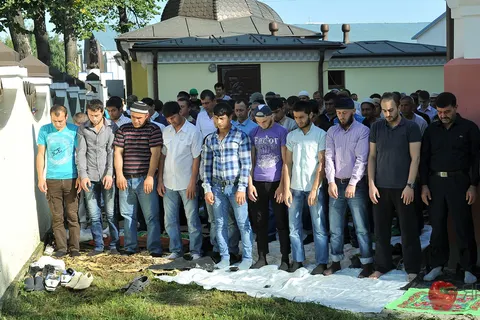 Мусульмане Ярославля отметили праздник Ураза-байрам. Фоторепортаж