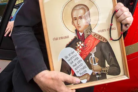 Адмиралу Ушакову открыли памятник на месте его крещения