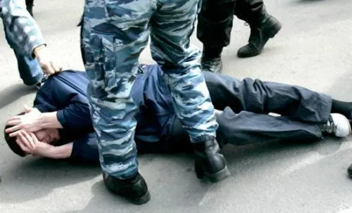В Ярославле полицейский избил пьяного