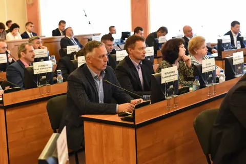 Владимир Слепцов отчитался перед депутатами муниципалитета Ярославля за прошлый год