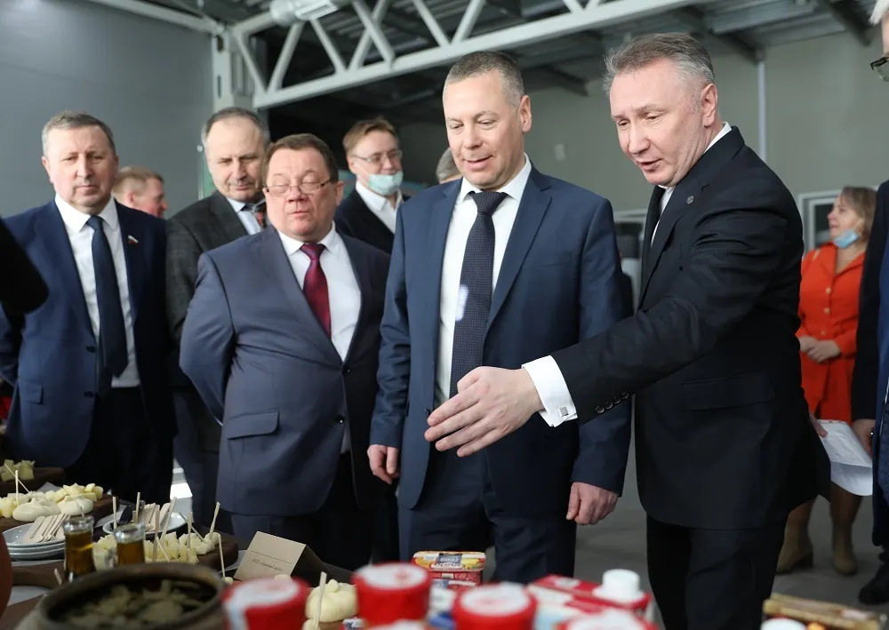 Михаил Евраев открыл в Ярославской области новый молочно-товарный комплекс