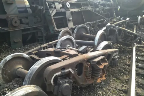 В Ярославле из опрокинувшихся цистерн вылилось около 30 тонн мазута