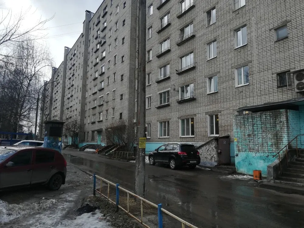 В Ярославле отремонтировали провалившуюся лестницу в жилом доме