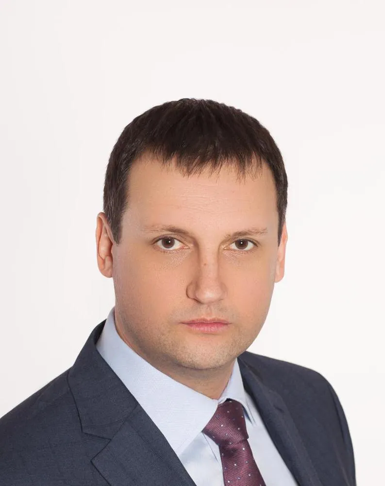 Чемпионом по смене округов  на праймериз ЕР в  Ярославской  Думе  стал Алексей Чернобровкин