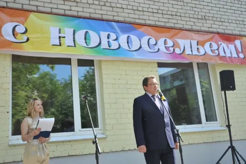 Семь врачей из Углича получили служебные квартиры
