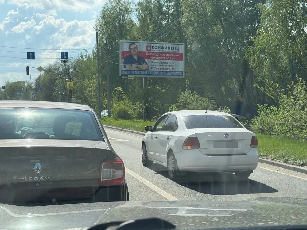 У автобусной выделенки на Авиаторов появились первые нарушители