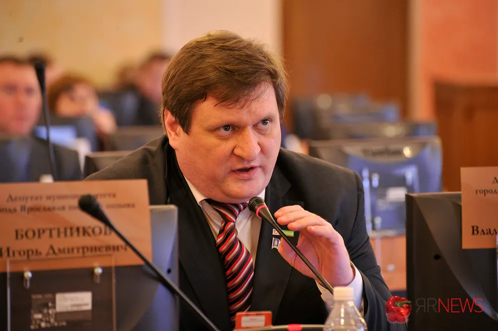 Депутат муниципалитета Ярославля Владимир Зубков: «Никаких 40 километров дорог Урлашов не отремонтировал. Это его фантазии!»