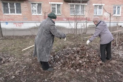 В Красноперекопском районе Ярославля проведено 25 субботников