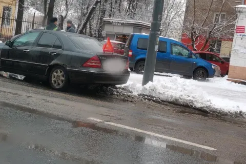 «Робин Гуд на Мерседесе»: в Ярославле появился постоянный участник ДТП