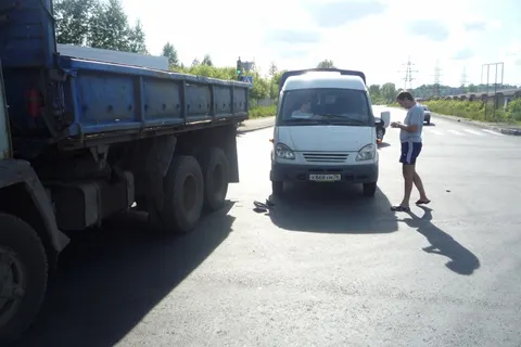 В Ярославле «Газель» поцеловалась с «Камазом»