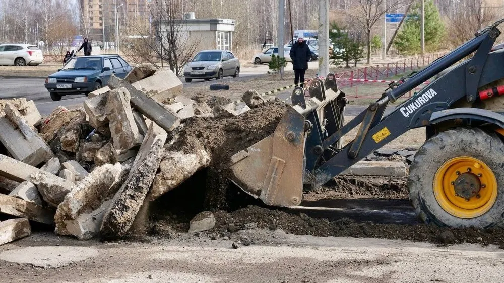 Дорогу к ярославской школе начали ремонтировать