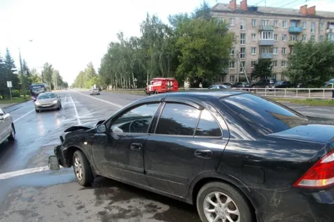 В Рыбинске «Ниссан» и «Черри» не поделили дорогу