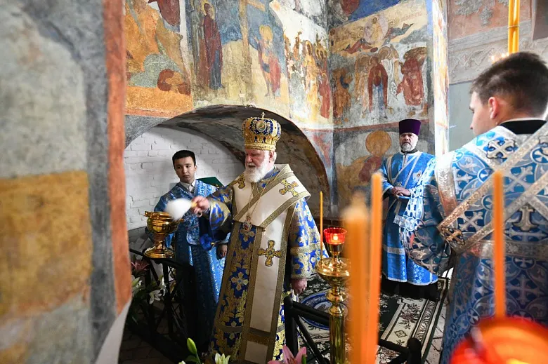 В Ярославле восстановили чудотворную фреску в центре города