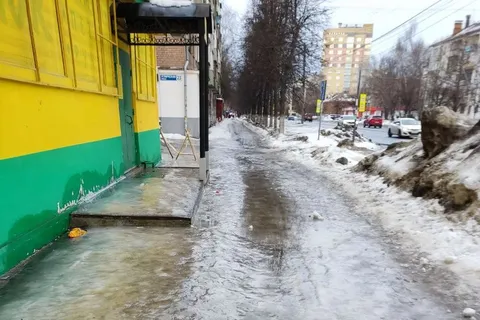 Жители Ярославской области жалуются на скользкие тротуары